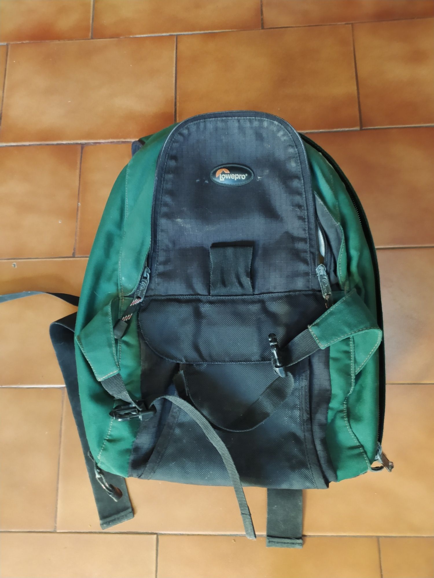 Mochila fotografia Lowepro + oferta correia Canon