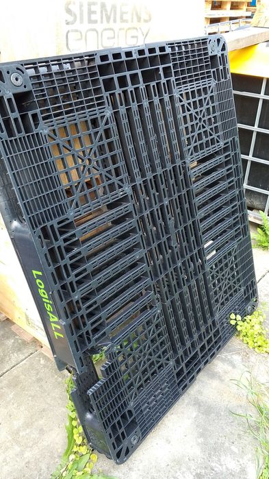 Palety plastikowe 130x110 skrzynki rozsączające