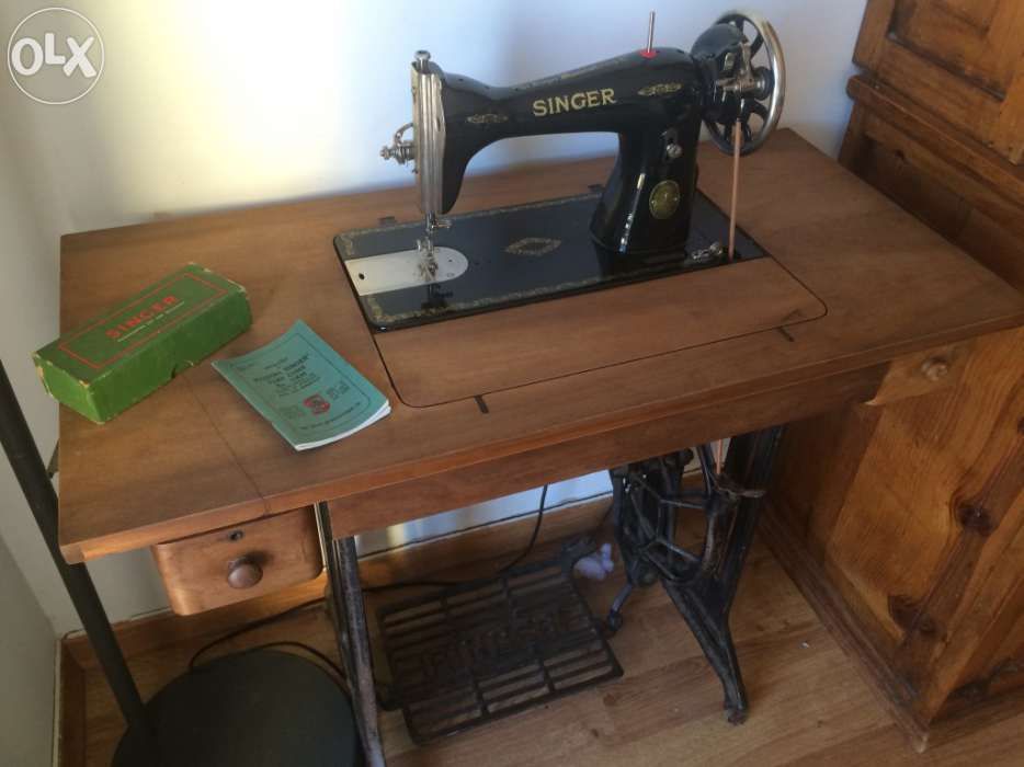 Máquina de Costura Singer Antiga e restaurada - Funciona como nova
