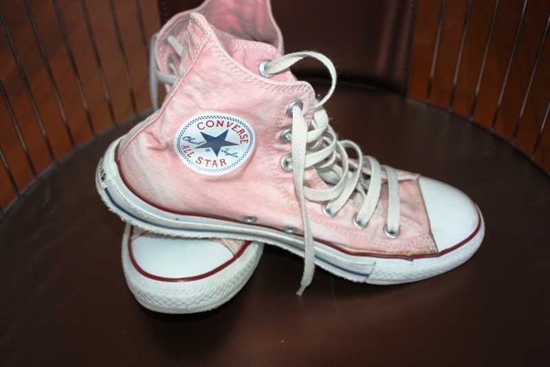 Botas cor de rosa marca Converse All Stars cano alto. Tamanho 38.