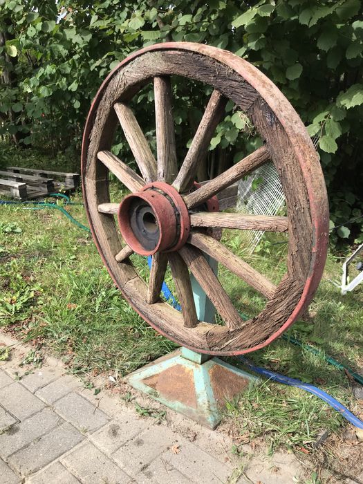 2 dekoracyjne koła ogrodowe