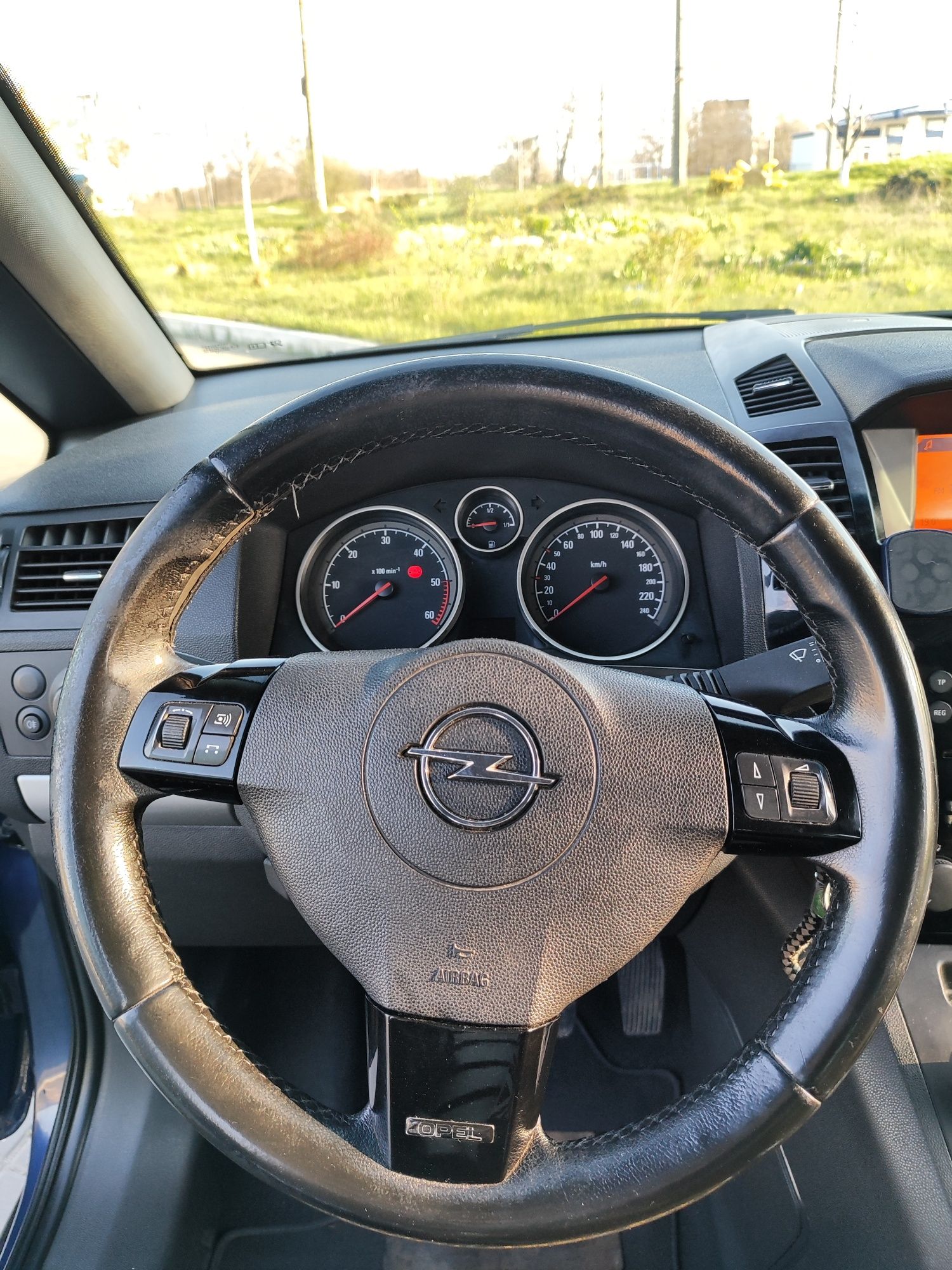 Авто Opel zafira