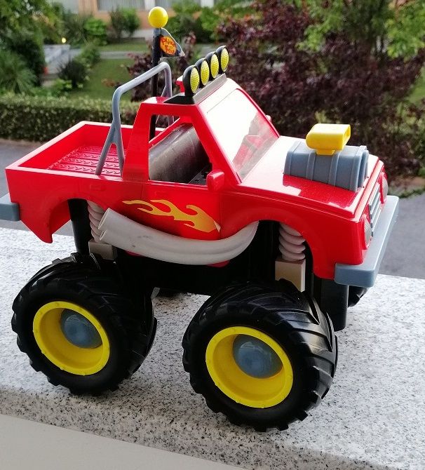 Carro telecomandado Phineas e Ferb