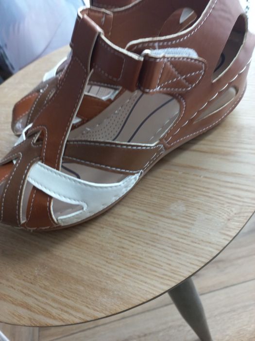 Sandały damskie,lekkie przewiewnego rozm.39- j.n.