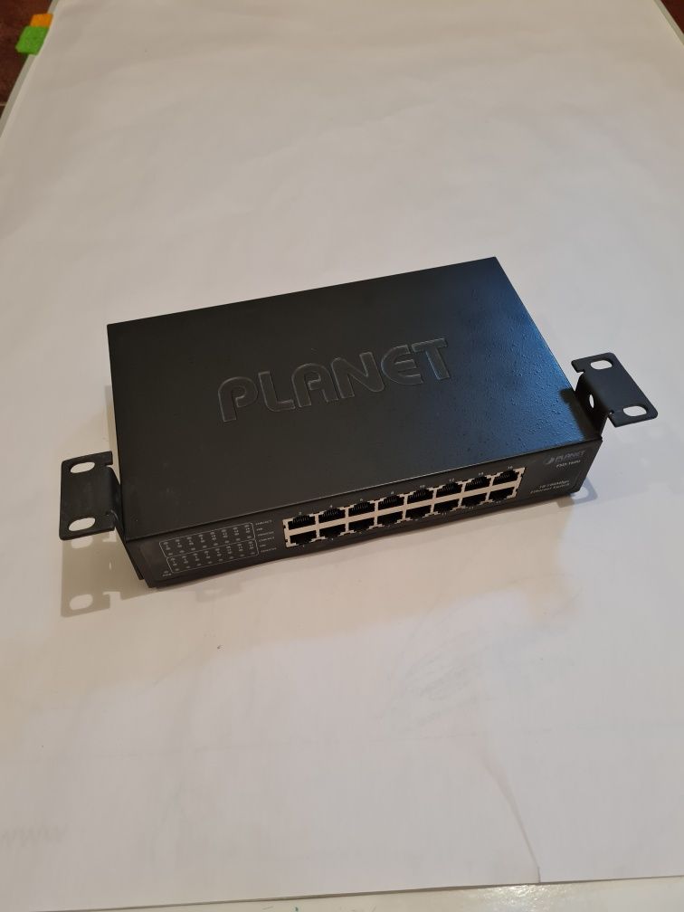 Ethernet switch 16 portów Planet FSD-1600 (16x10/100Mbit)