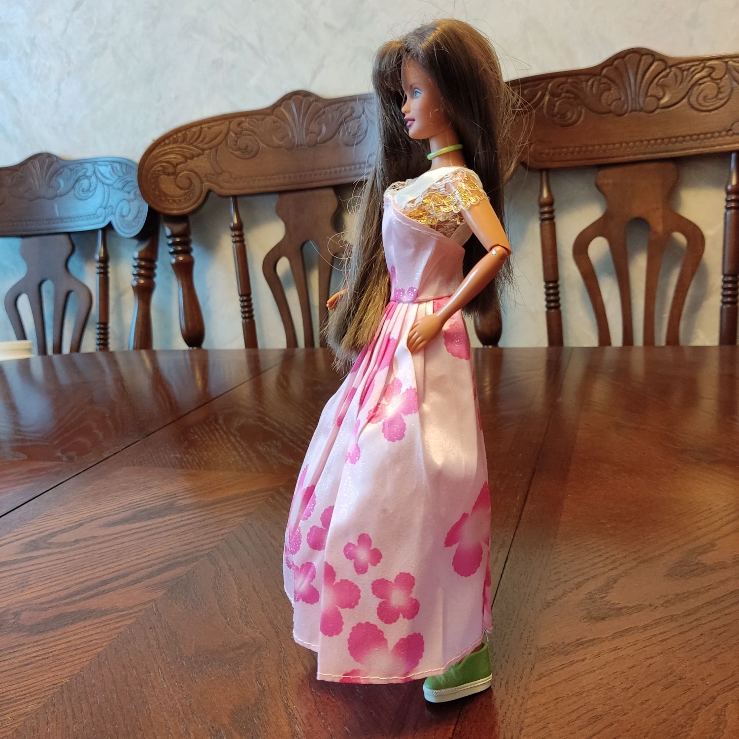 Рожева блискуча сукня для ляльки барбі