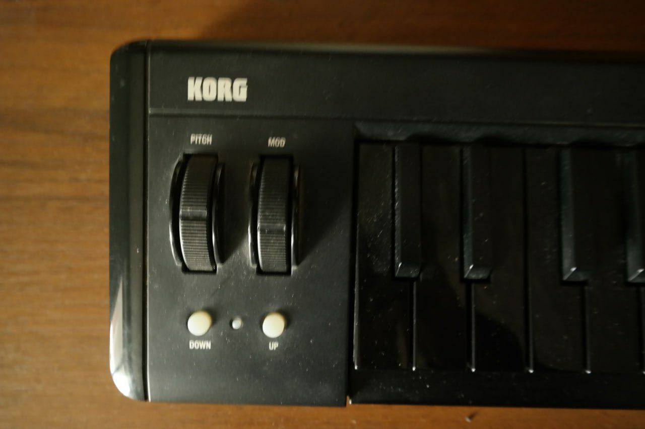 Midi-клавиатура Korg microKEY37 BK