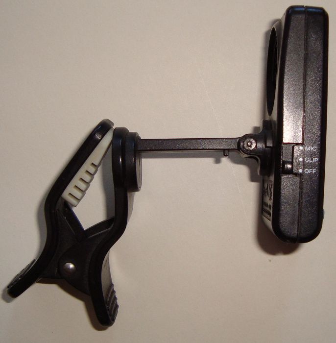 Тюнер Cherub WST-650 GB Для гитарной и бас-гитарной настройки