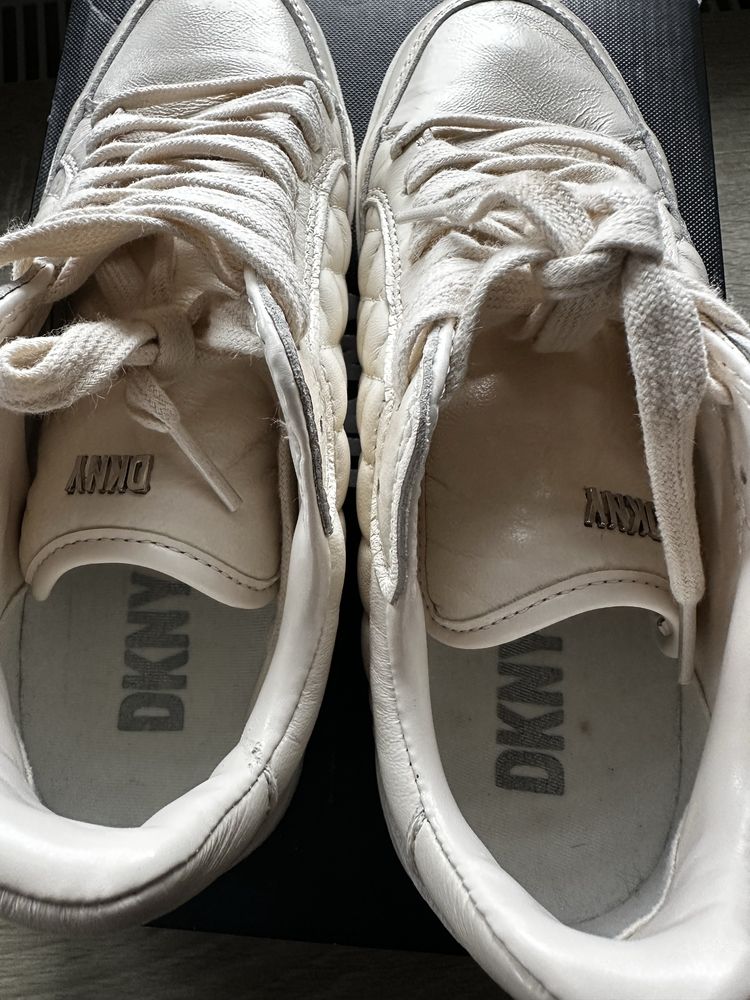 Snakersy DKNY  roz 35,5