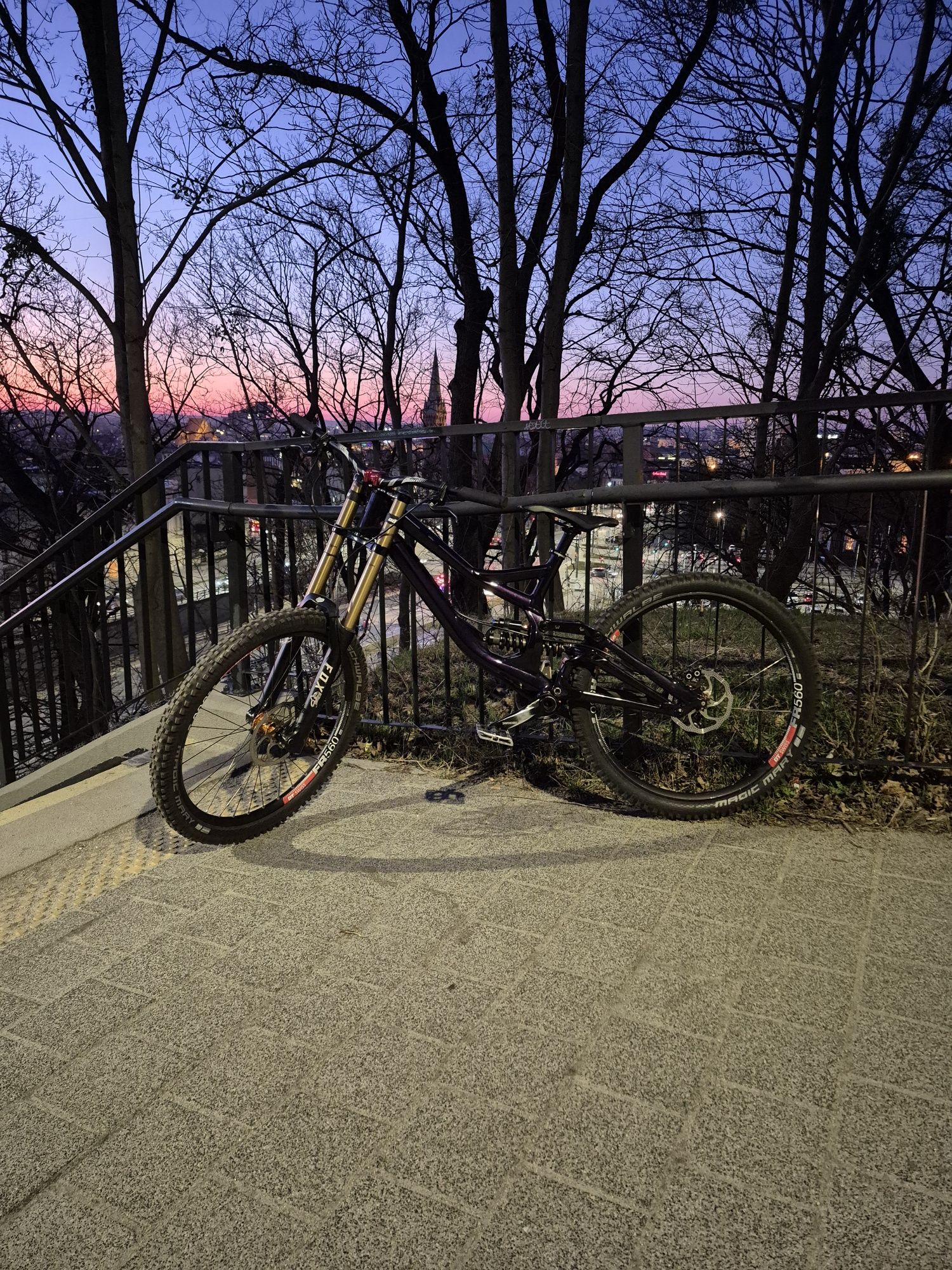 Specialized demo 8