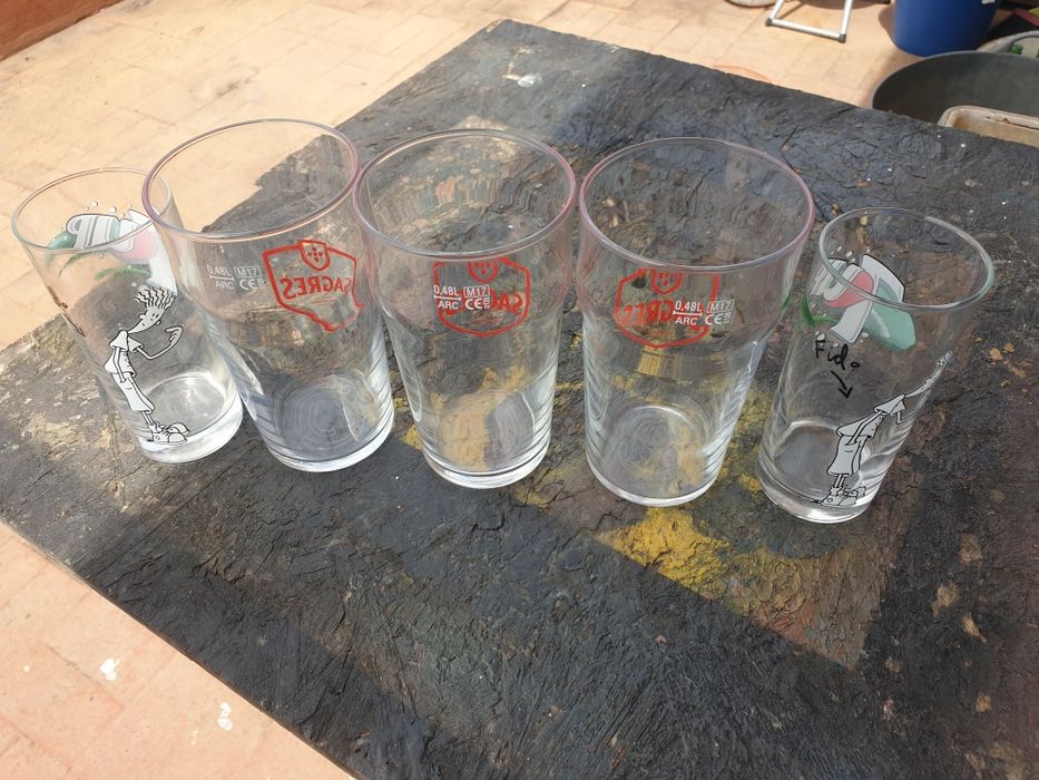 Copos antigos de vidro