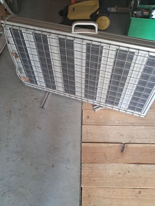 Duży grzejnik elektryczny