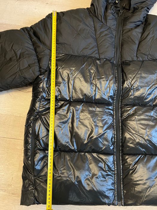 Продам жіночу зимову куртку. Нова