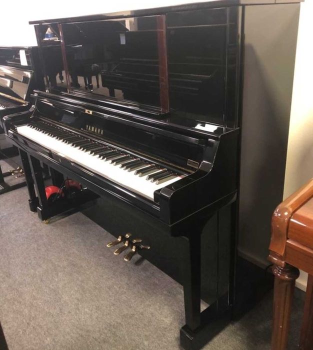 Piano vertical Yamaha U5