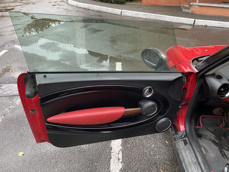 Продаеться міні купер на повному ходу !