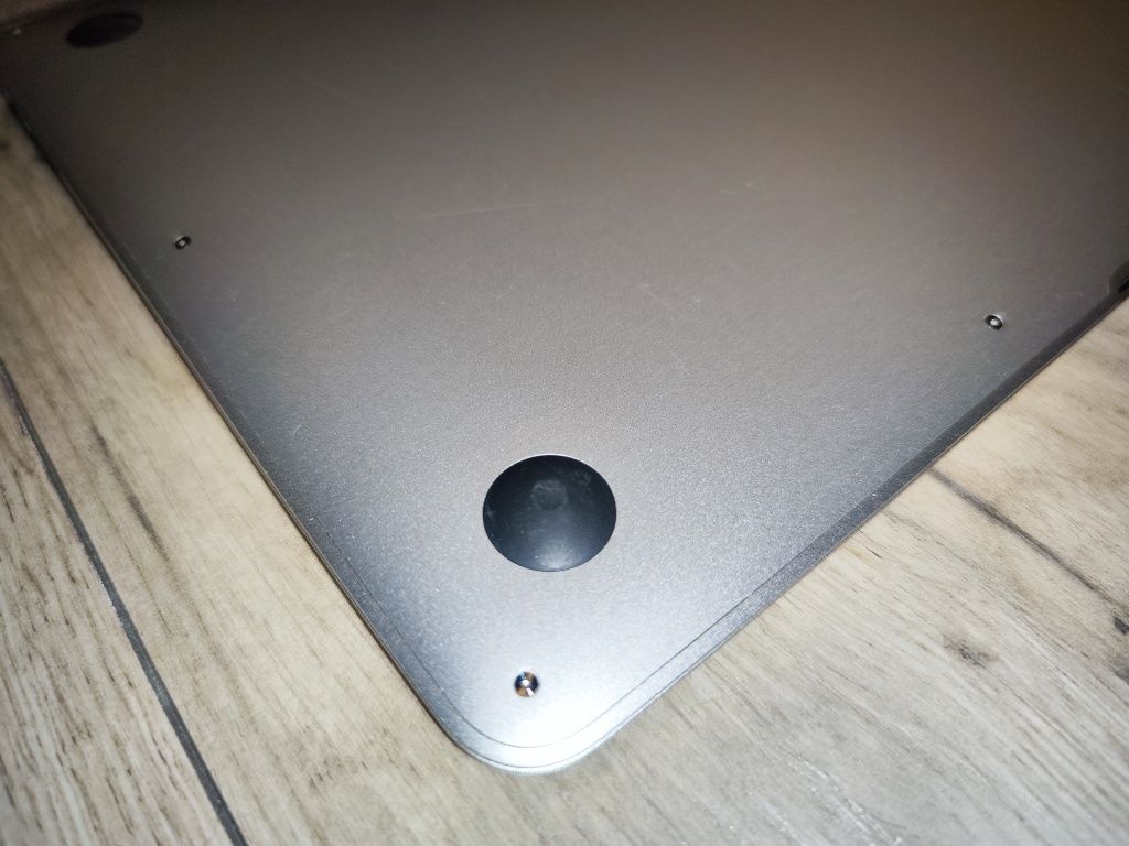 Macbook Air 13 2015, procesor Intel i5, RAM 8GB/512 GB SSD - polecam