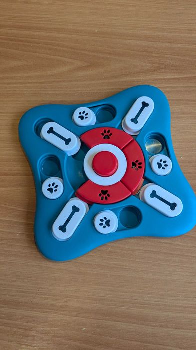 Інтерактивна миска-іграшка для повільного годування Dog puzzle toys
