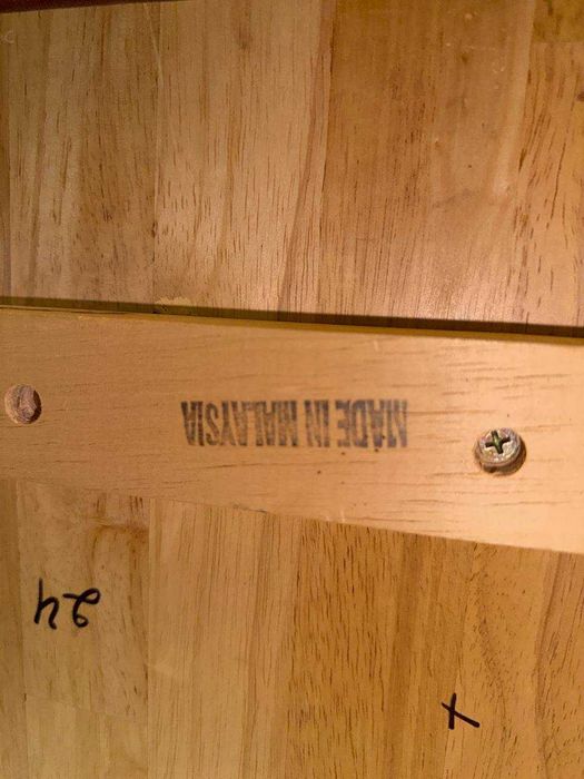 Продам кухонный стол (Малайзия) + 4 стула. Раскладной. Б/У