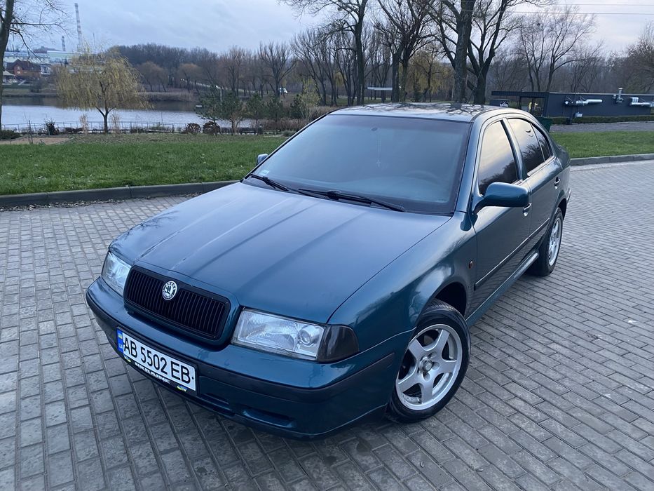 Шкода Октавія тур 1.6 МПІ