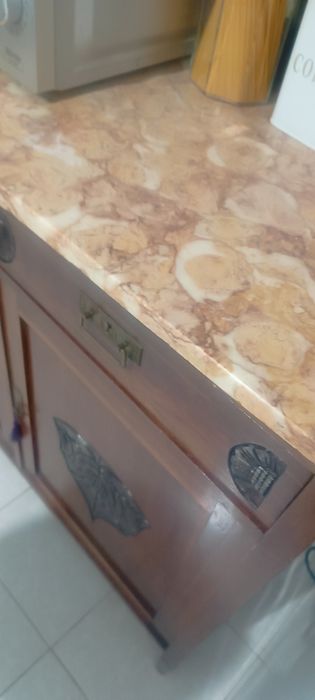 Móvel louceiro antigo restaurado