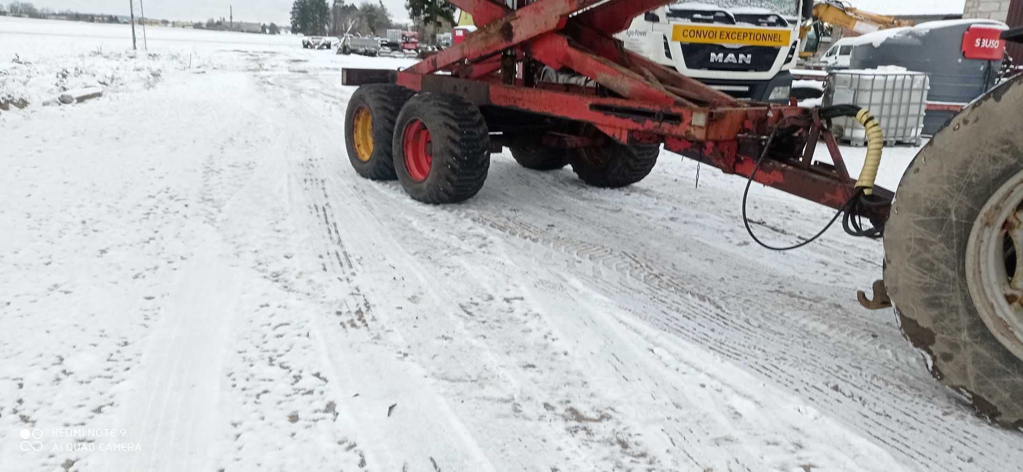 przyczepa rolnicza tandem wywrotka objetosciowa przeładunkowa