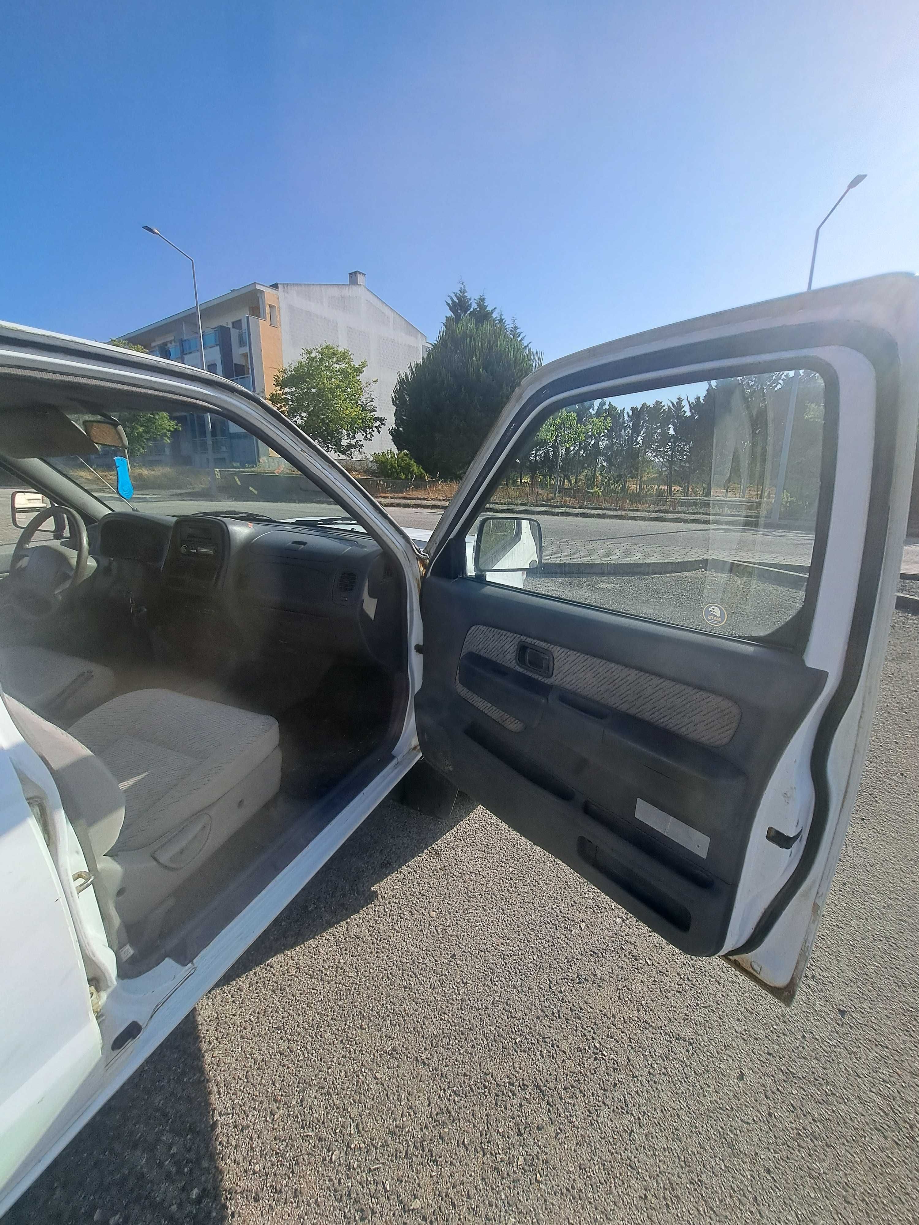 Nissan pick up 4x4