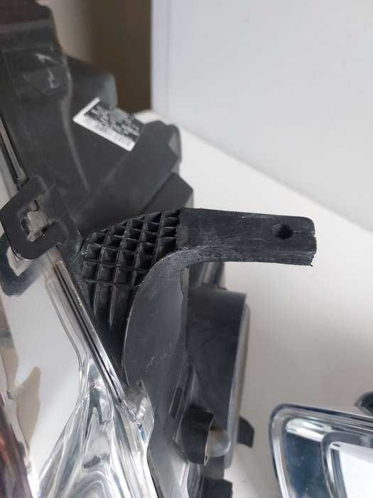 Lampa przednia prawa lewa Ford Transit Custom 12-18 Komplet