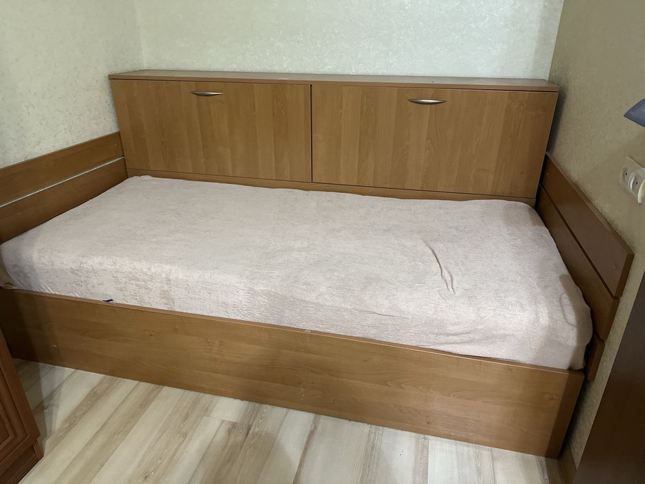 Ліжко з тумбою та ортопедичним матрасом, кровать