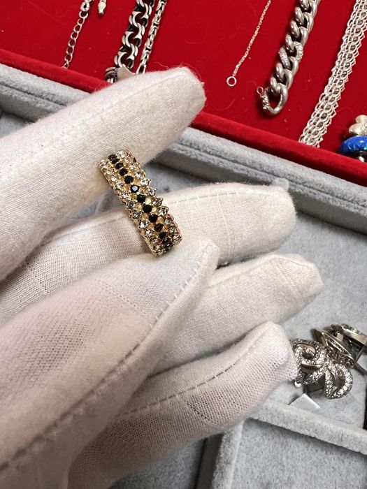 Прикраси з медичного сплаву