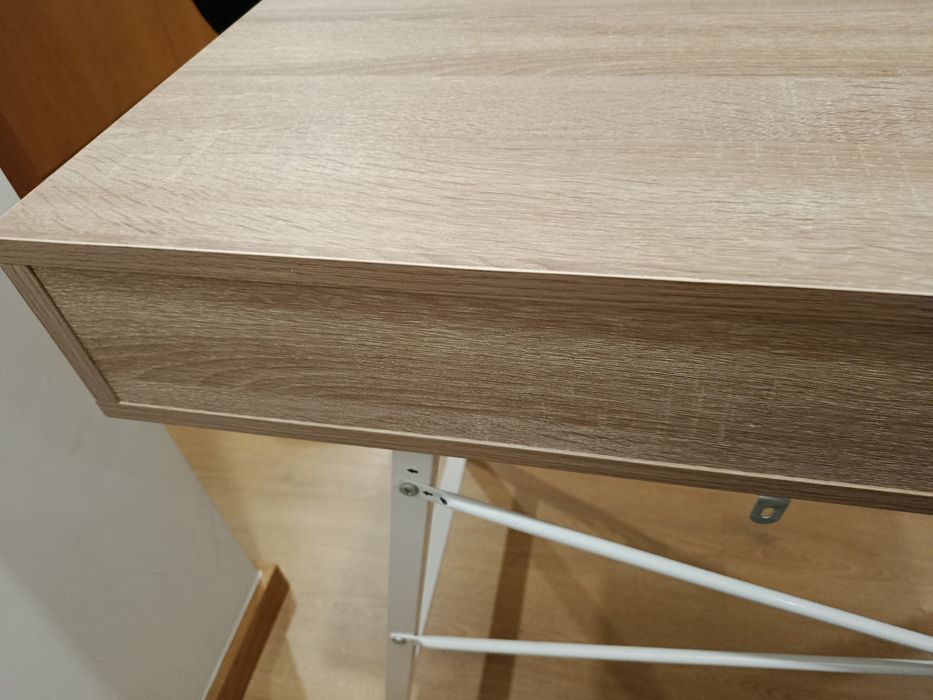 Secretaria como nova