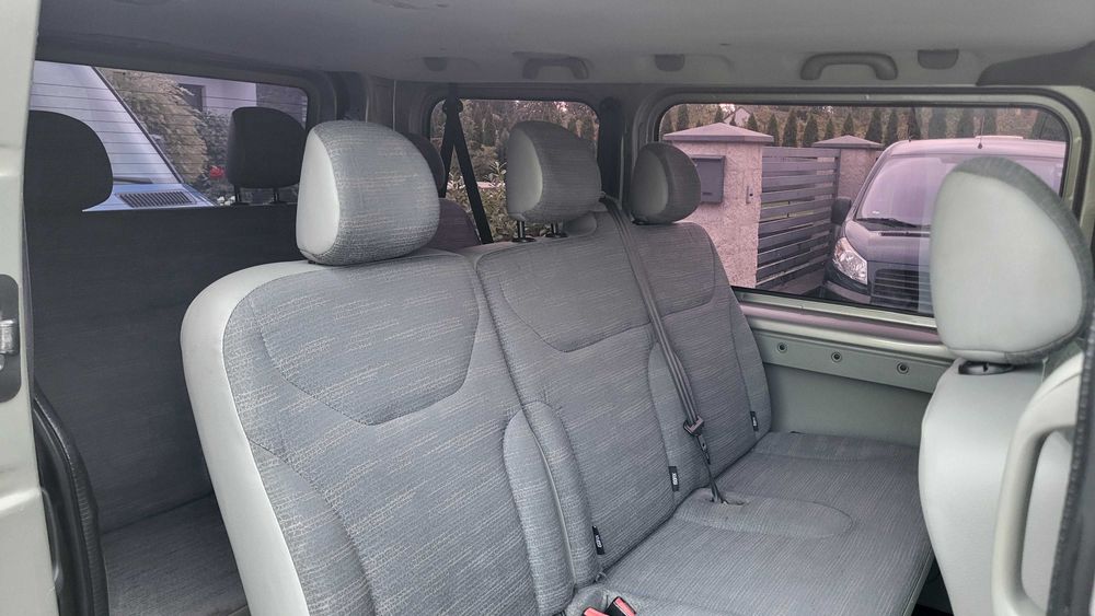 Wynajem Renault Trafic 9-osobowy