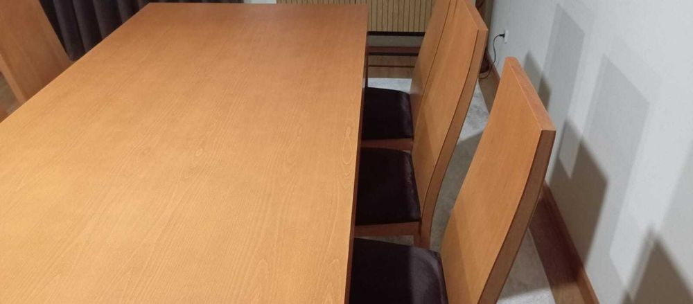 Mesa + 6 cadeiras