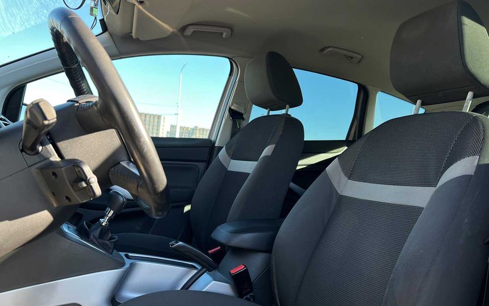 Ford Kuga 2012 рік