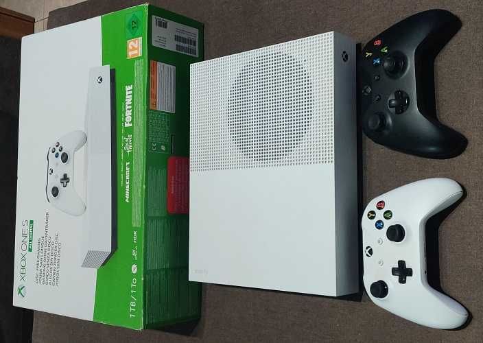 Consola Xbox One S All Digital Edition  1 TB