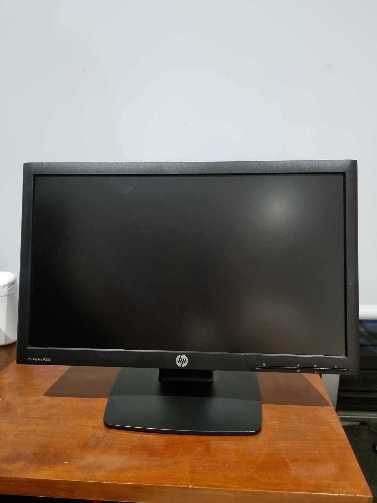 Desktop mini HP 260 G1 com monitor