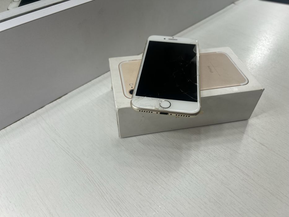 Спрчно продам iphone 7
