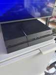 Konsola PlayStation 4 + 2 pady dzialajace + 1 pad do naprawy