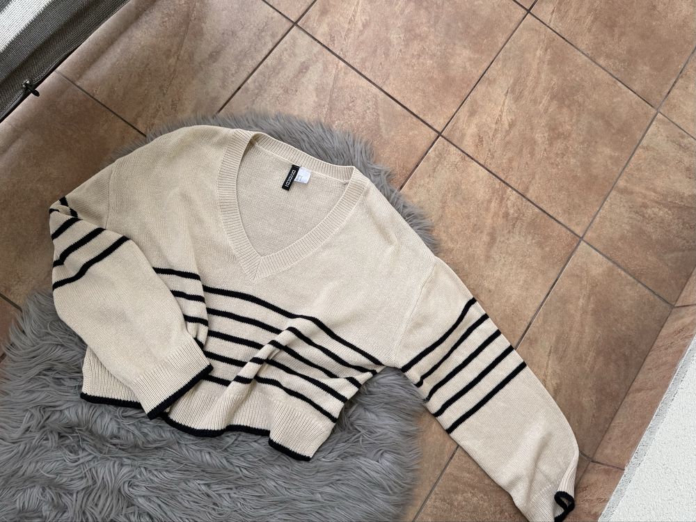 Sweter HM M wycięcie V