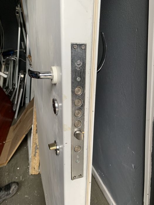 Drzwi pancerne stalowe Zbigmet lewe i prawe