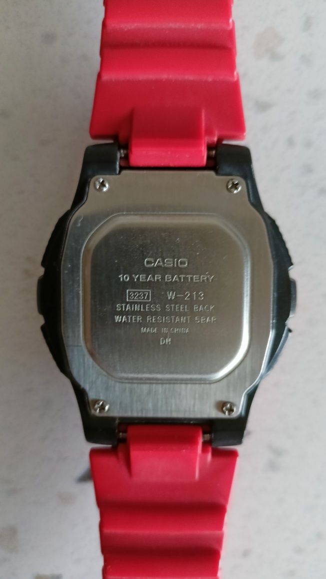 Zegarek elektroniczny Casio W-213 iluminator five alarms czerwony