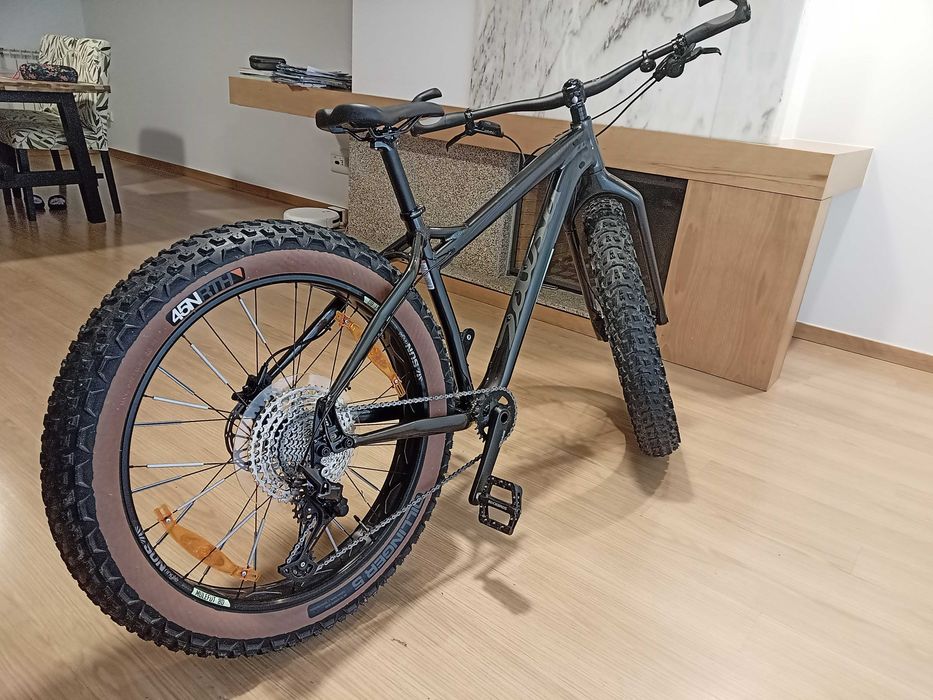 Bicicleta de Montanha | Salsa Mukluk Aluminium Deore Fatbike Impecável
