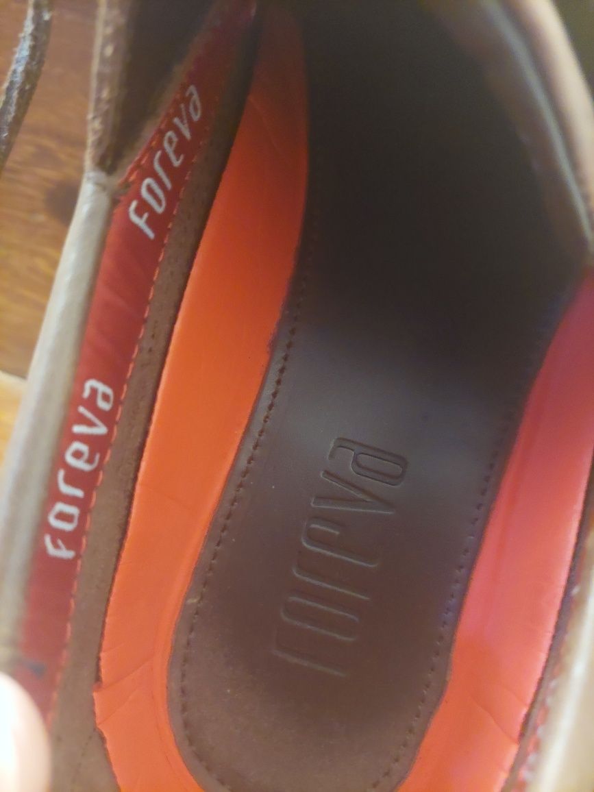 Sapatos completamente novos, usados 3 vezes