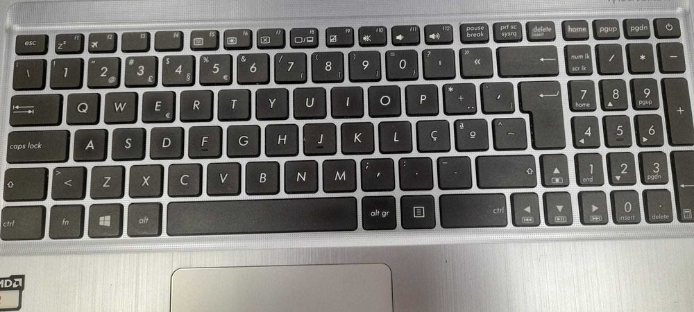 Portátil 15.6" ASUS F540Ya-E2Ar2Cb1 (Peças)