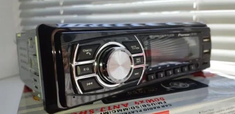 Качесвенная автомагнитола PIONEER с Bluetooth+2xUSB+SD+AUX 4x60W.