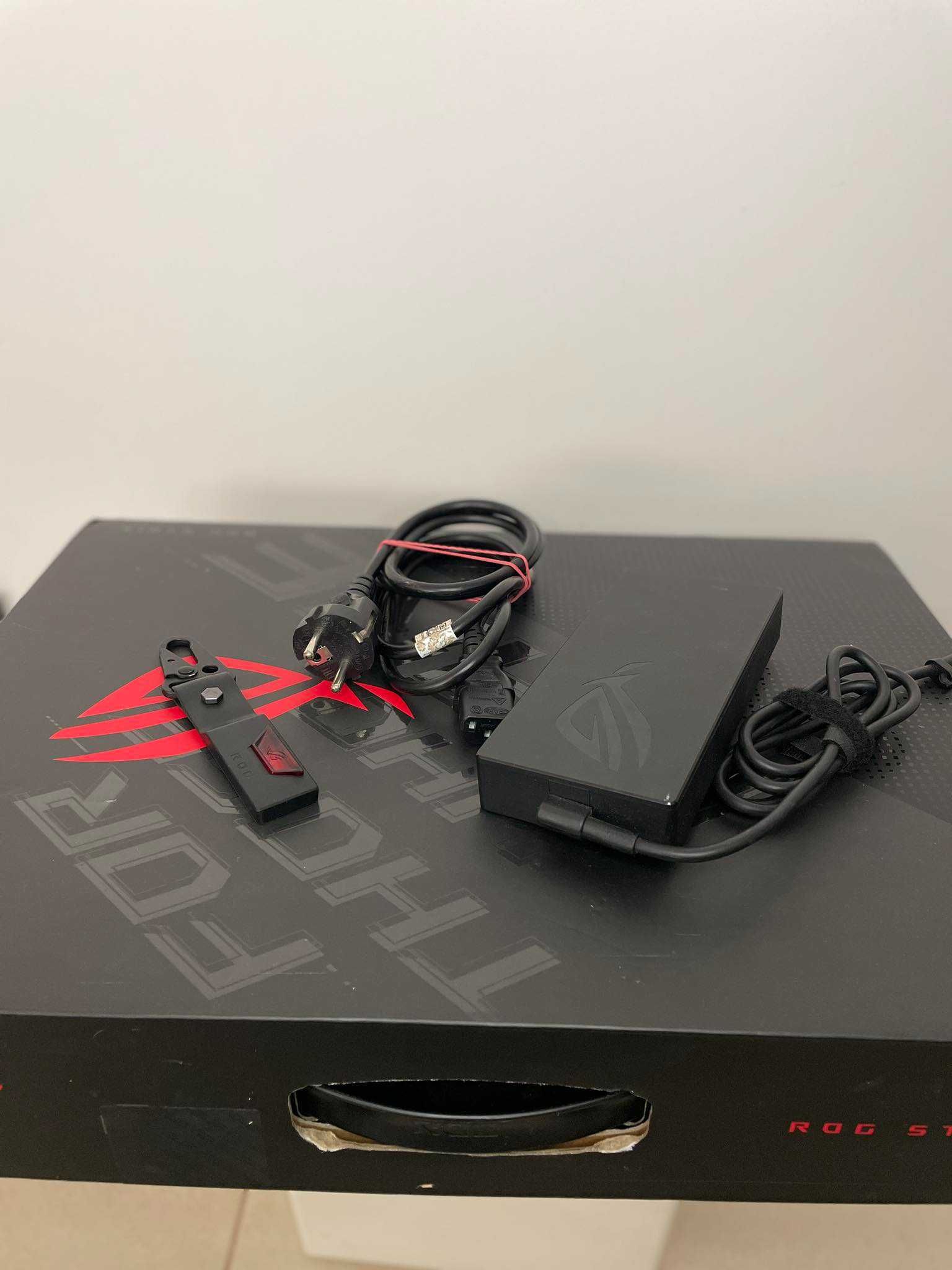 ASUS ROG Strix SCAR 15 - G533QS