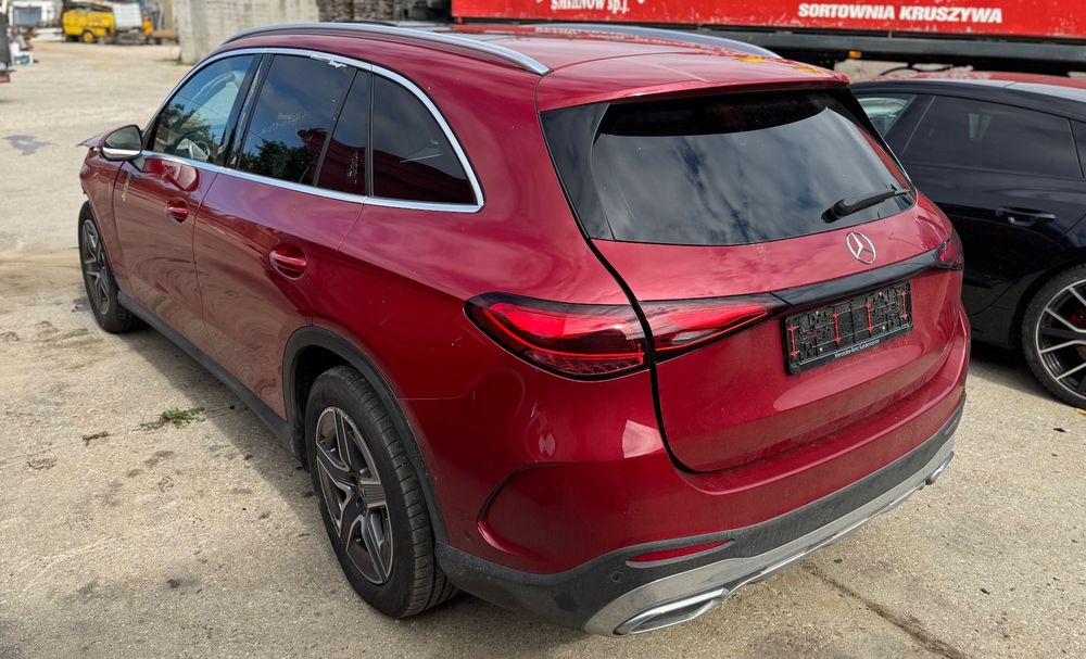 Mercedes-Benz GLC 220d_4Matic_AMG_Panorama_Skóra_Led_2024