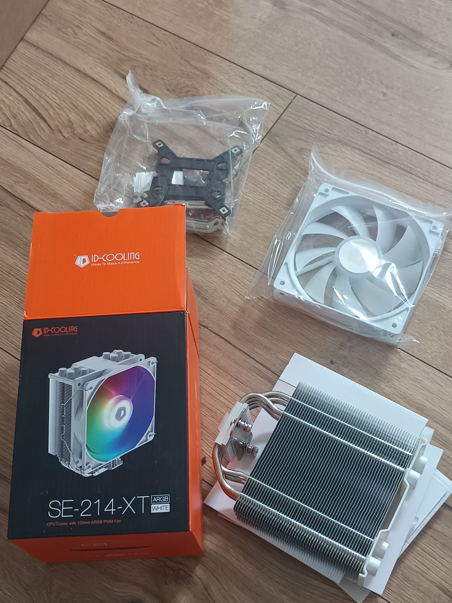 SE-214-XT ARGB white wentylator Procesora RGB