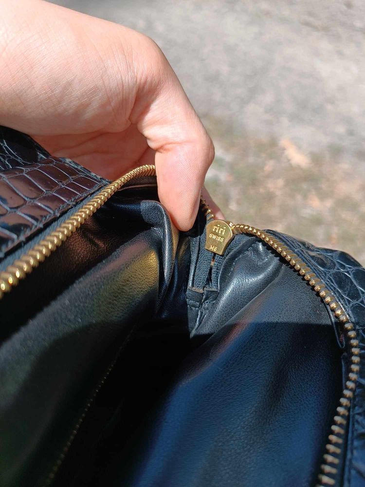Oryginalna torebka Gianni Versace crocodile embossed leather black