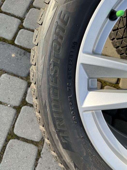 Opona zimowa 235/60/18 Bridgestone Blizzak