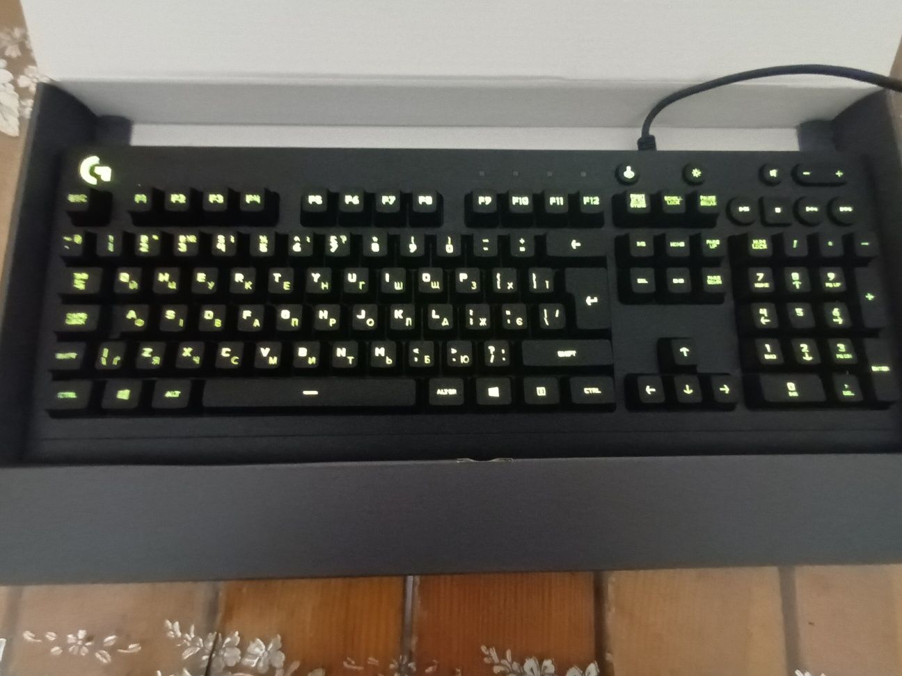 Клавиатура Logitech G213 продам
